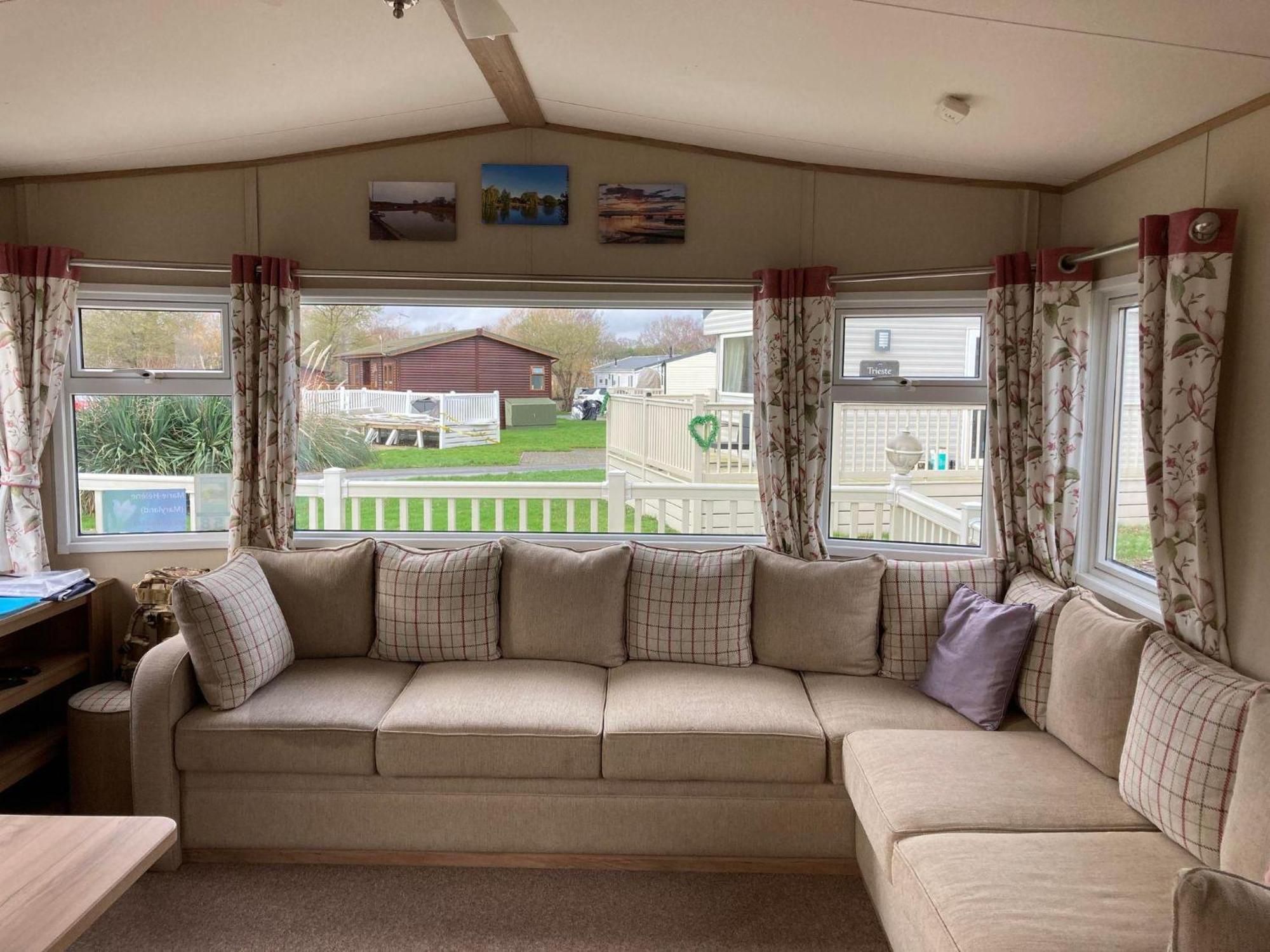 Lovely 6 Berth Caravan With Decking At Carlton Meres In Suffolk Ref 60058M Saxmundham Esterno foto