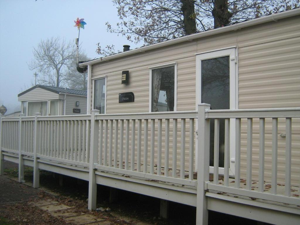Lovely 6 Berth Caravan With Decking At Carlton Meres In Suffolk Ref 60058M Saxmundham Esterno foto