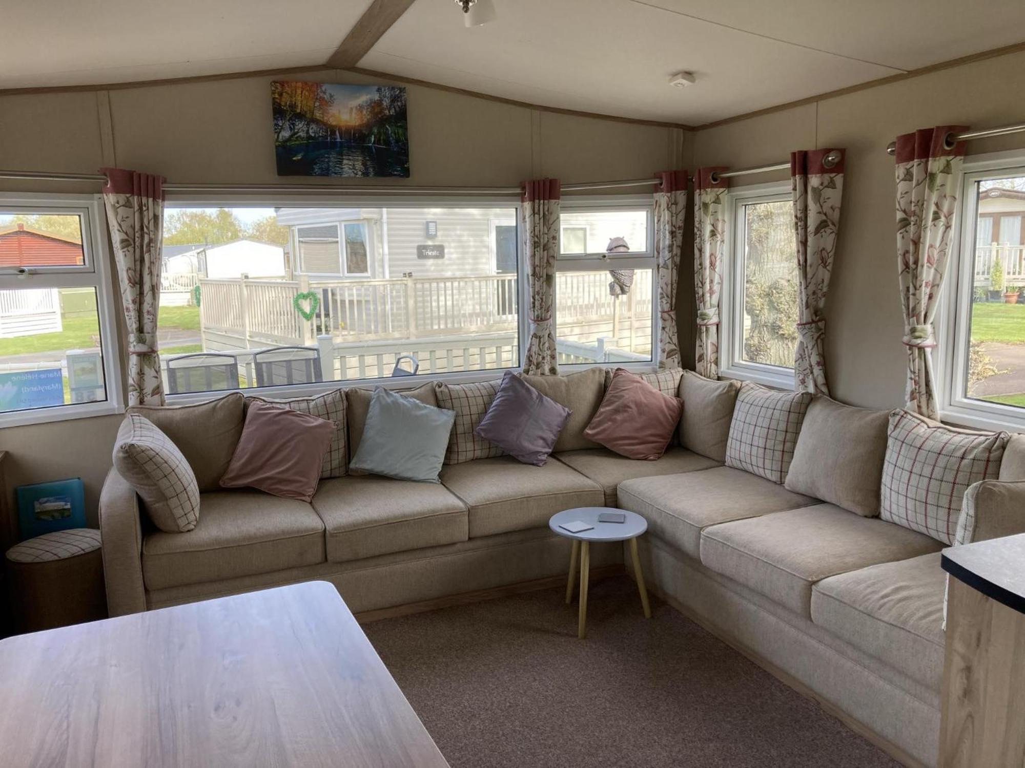 Lovely 6 Berth Caravan With Decking At Carlton Meres In Suffolk Ref 60058M Saxmundham Esterno foto