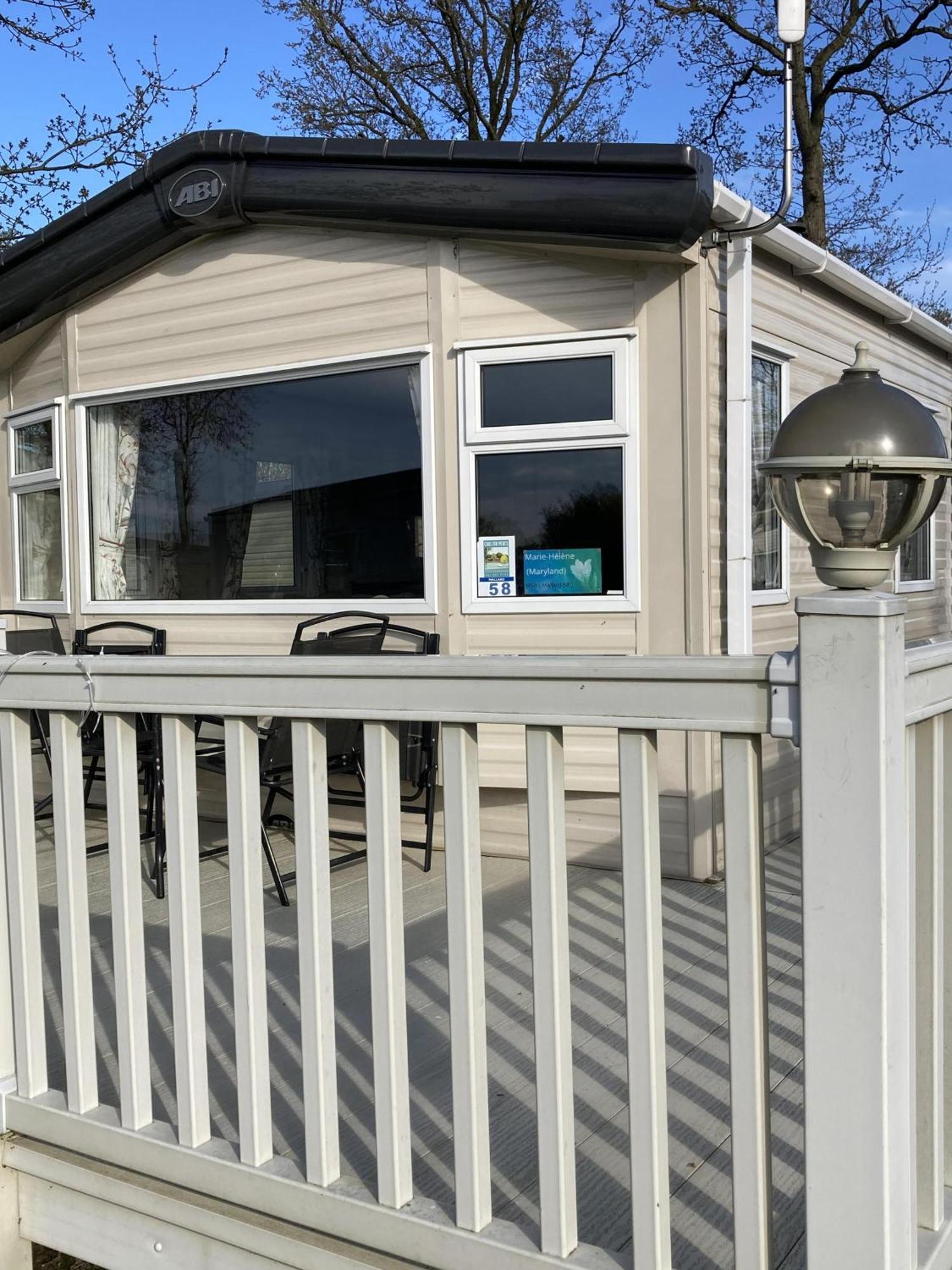 Lovely 6 Berth Caravan With Decking At Carlton Meres In Suffolk Ref 60058M Saxmundham Esterno foto