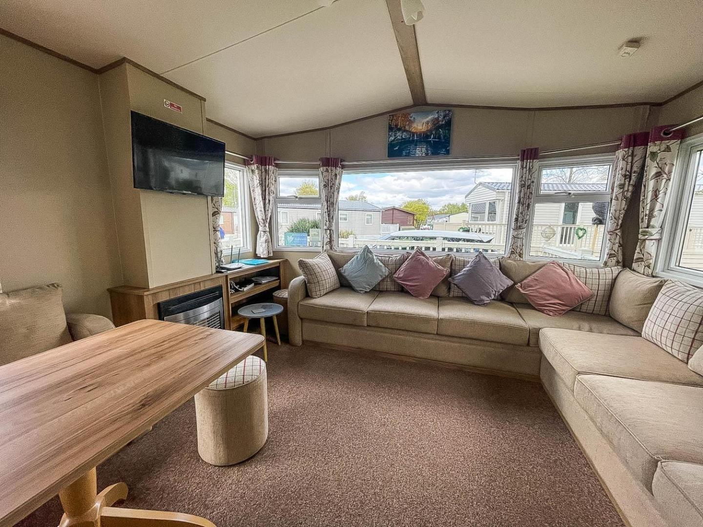 Lovely 6 Berth Caravan With Decking At Carlton Meres In Suffolk Ref 60058M Saxmundham Esterno foto