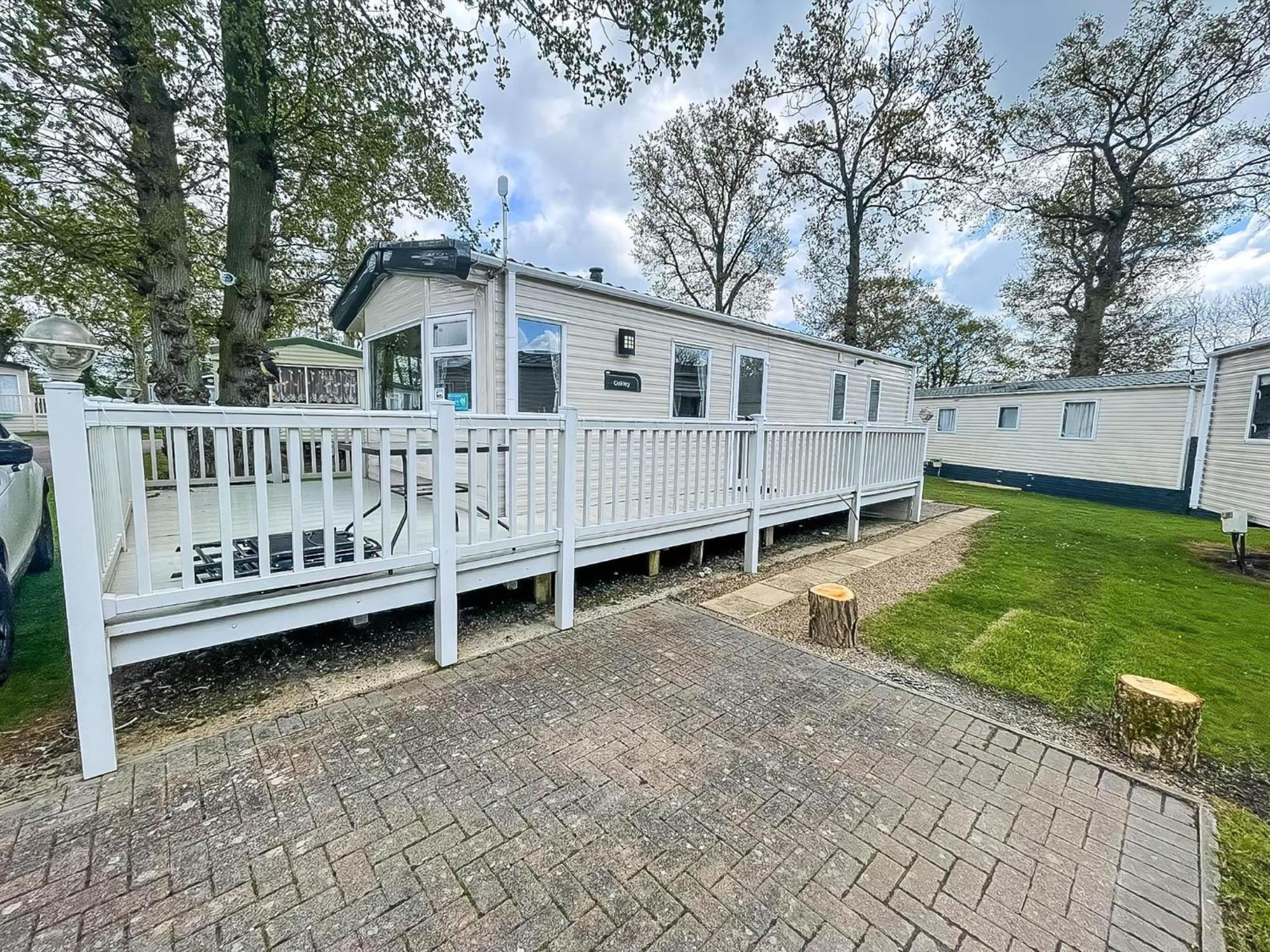 Lovely 6 Berth Caravan With Decking At Carlton Meres In Suffolk Ref 60058M Saxmundham Esterno foto