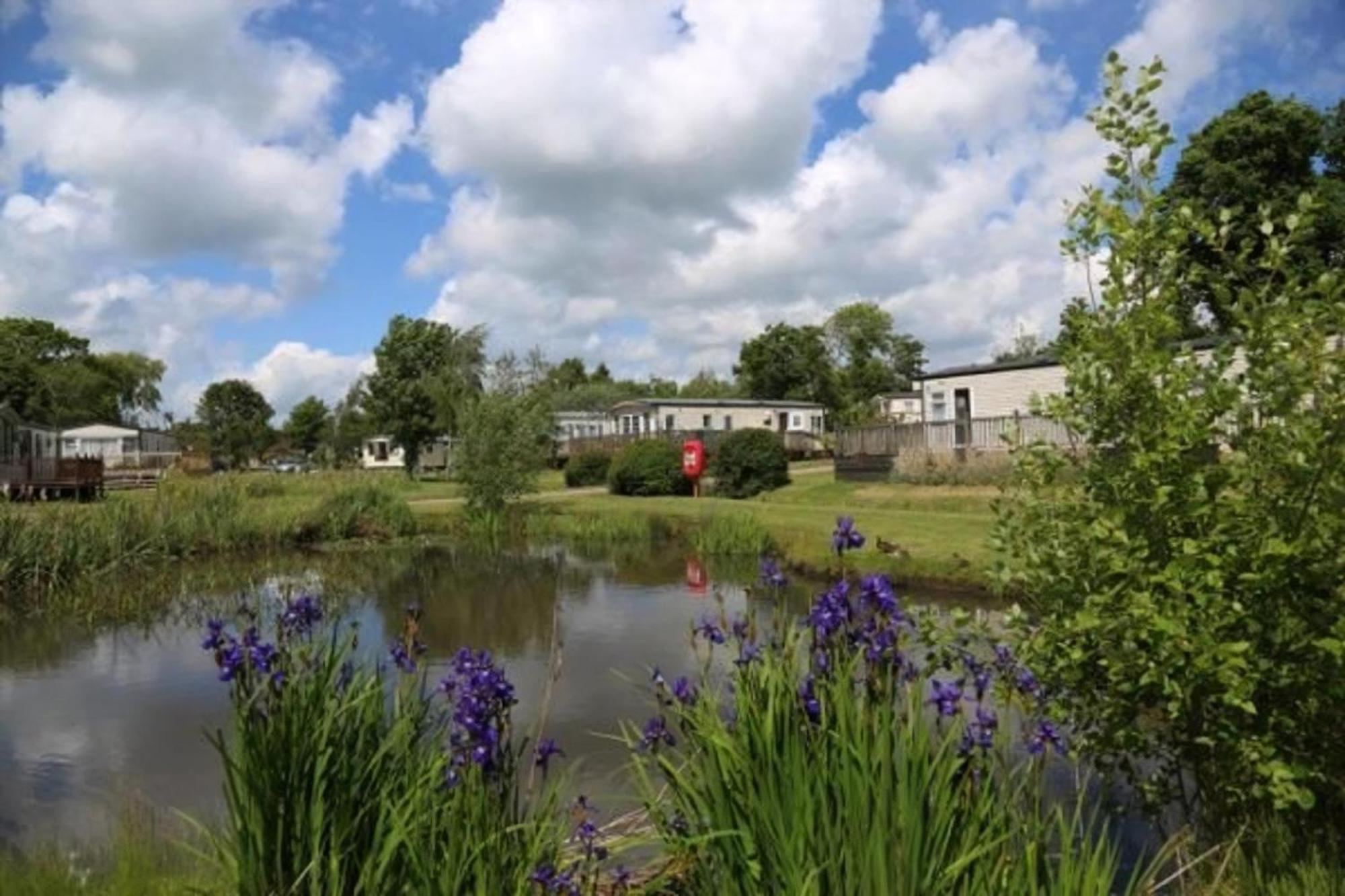 Lovely 6 Berth Caravan With Decking At Carlton Meres In Suffolk Ref 60058M Saxmundham Esterno foto
