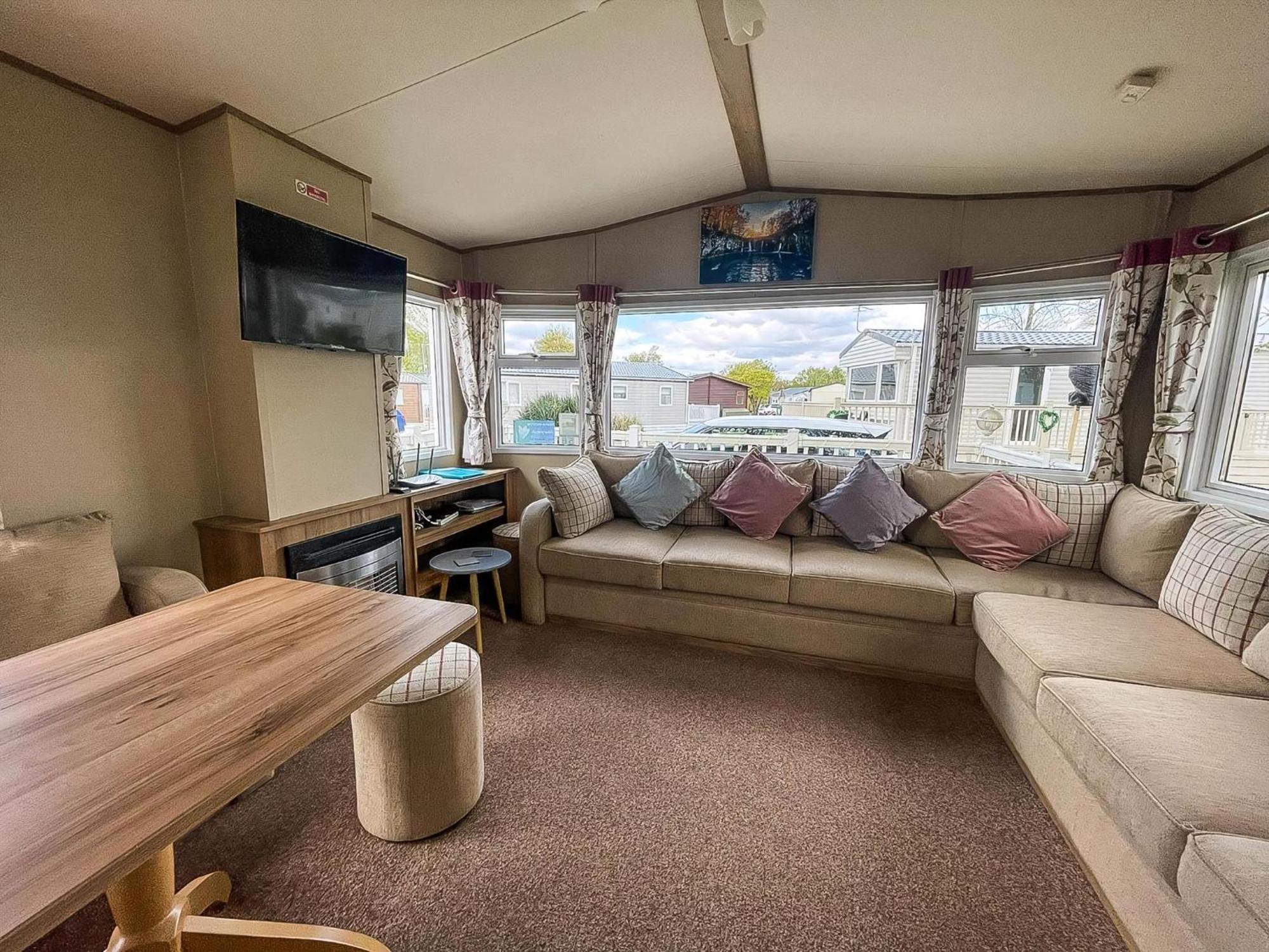 Lovely 6 Berth Caravan With Decking At Carlton Meres In Suffolk Ref 60058M Saxmundham Esterno foto